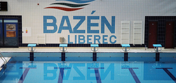 Dostavba městského plaveckého bazénu v Liberci. Použité obklady a dlažby, keramická mozaika: SERAPOOL.