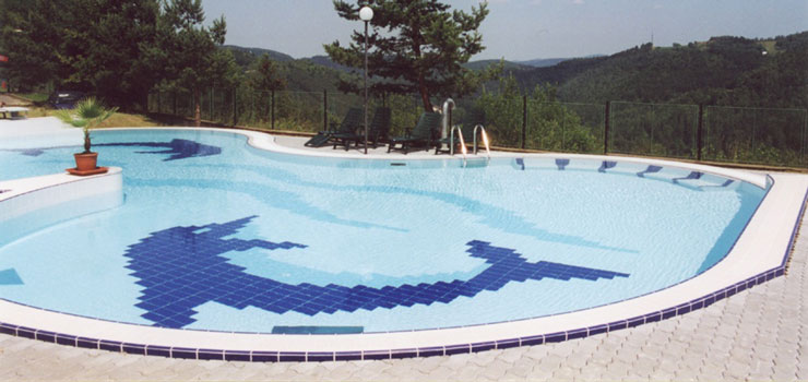 Venkovní bazén Solenice. Použité obklady a dlažby: FLOOR GRES.