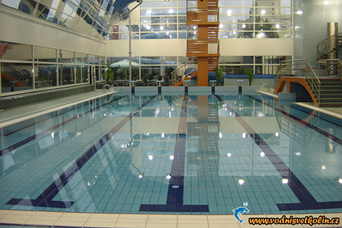 Městský bazén v Kolíně, vnitřní a venkovní bazény. Použité obklady a dlažby: FLOOR GRES.